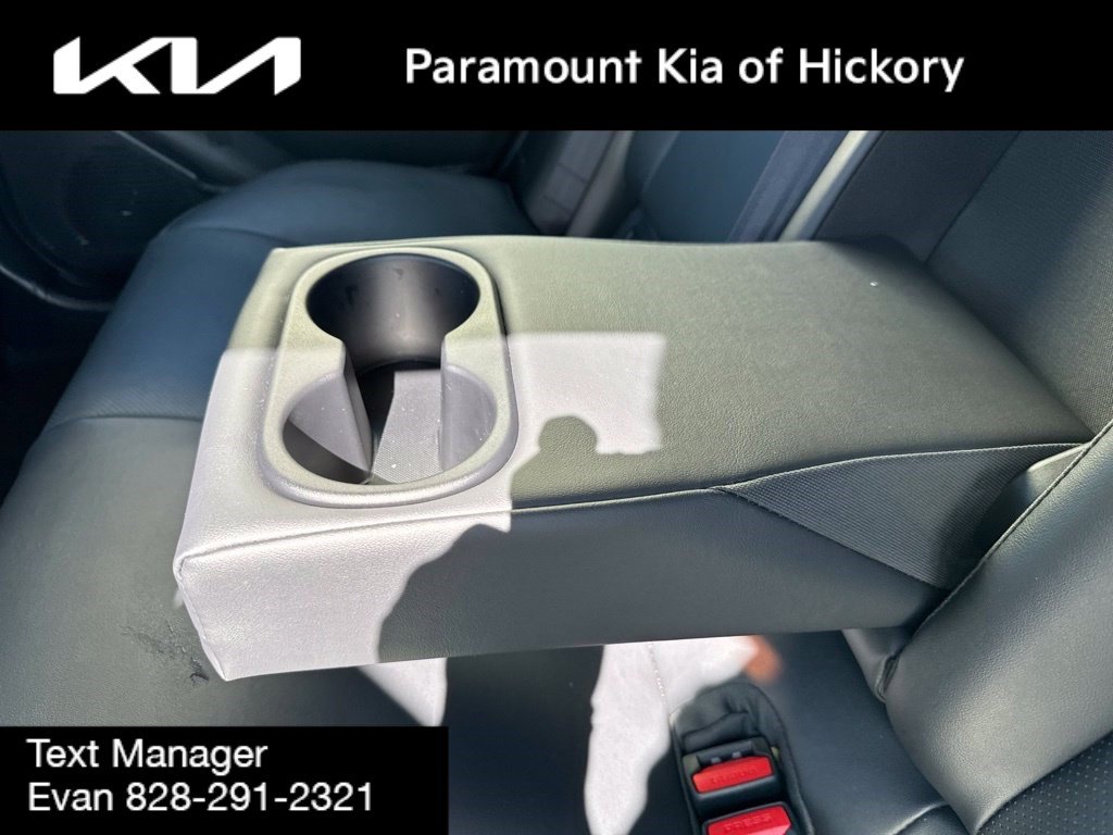 Used 2025 Toyota Prius XLE FWD image 13