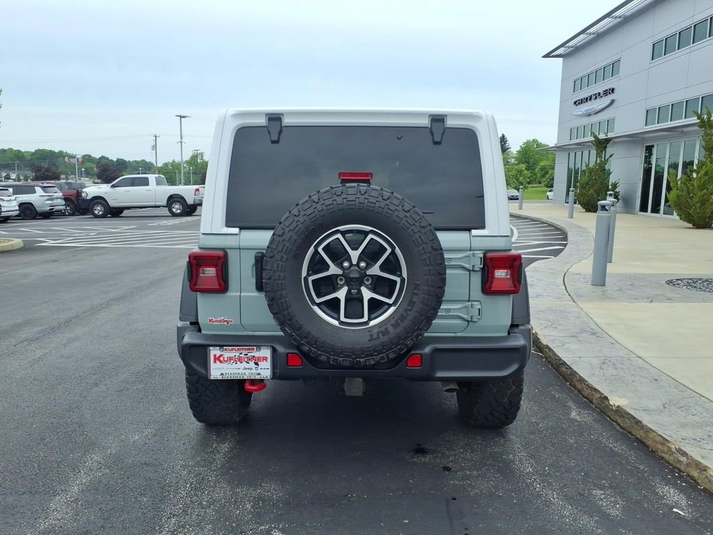 Used 2024 Jeep Wrangler Unlimited Rubicon w/ Convenience Group AWD/4WD image 7