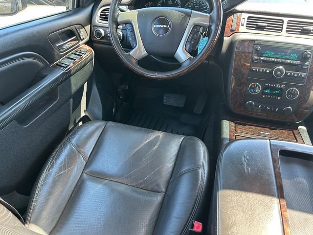 Used 2013 GMC Sierra 2500 Denali w/ Suspension Package, Off-Road AWD/4WD image 14