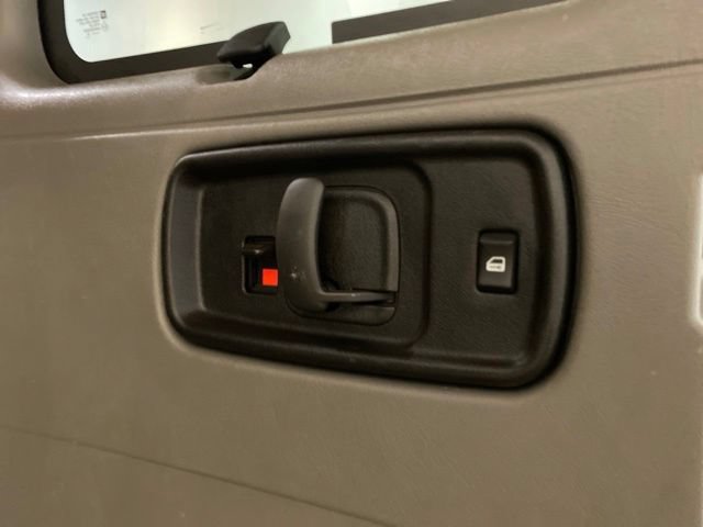 Used 2025 Chevrolet Express 3500 LT w/ LT Preferred Equipment Group RWD image 10