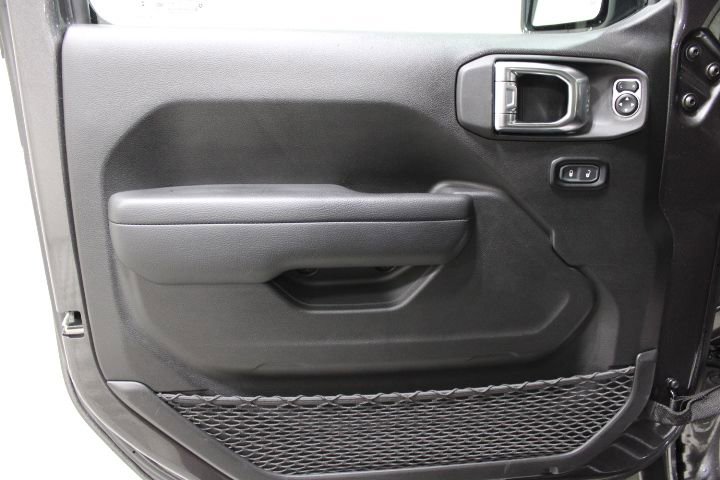 Used 2024 Jeep Wrangler Willys image 17