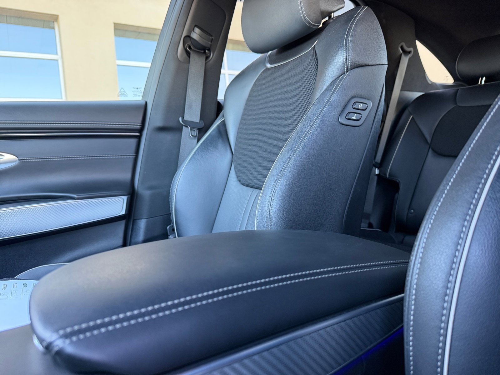 Used 2023 Genesis GV70 2.5T w/ Sport Prestige Package AWD/4WD image 15
