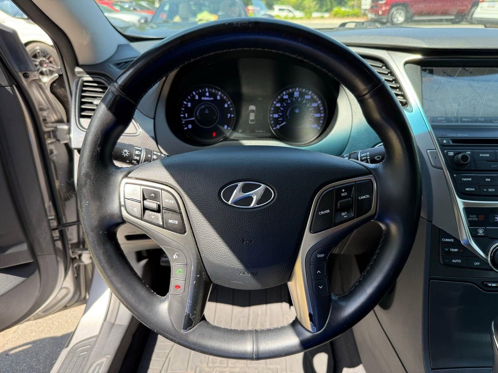 Used 2014 Hyundai Azera Limited w/ Option Group 02 FWD image 41