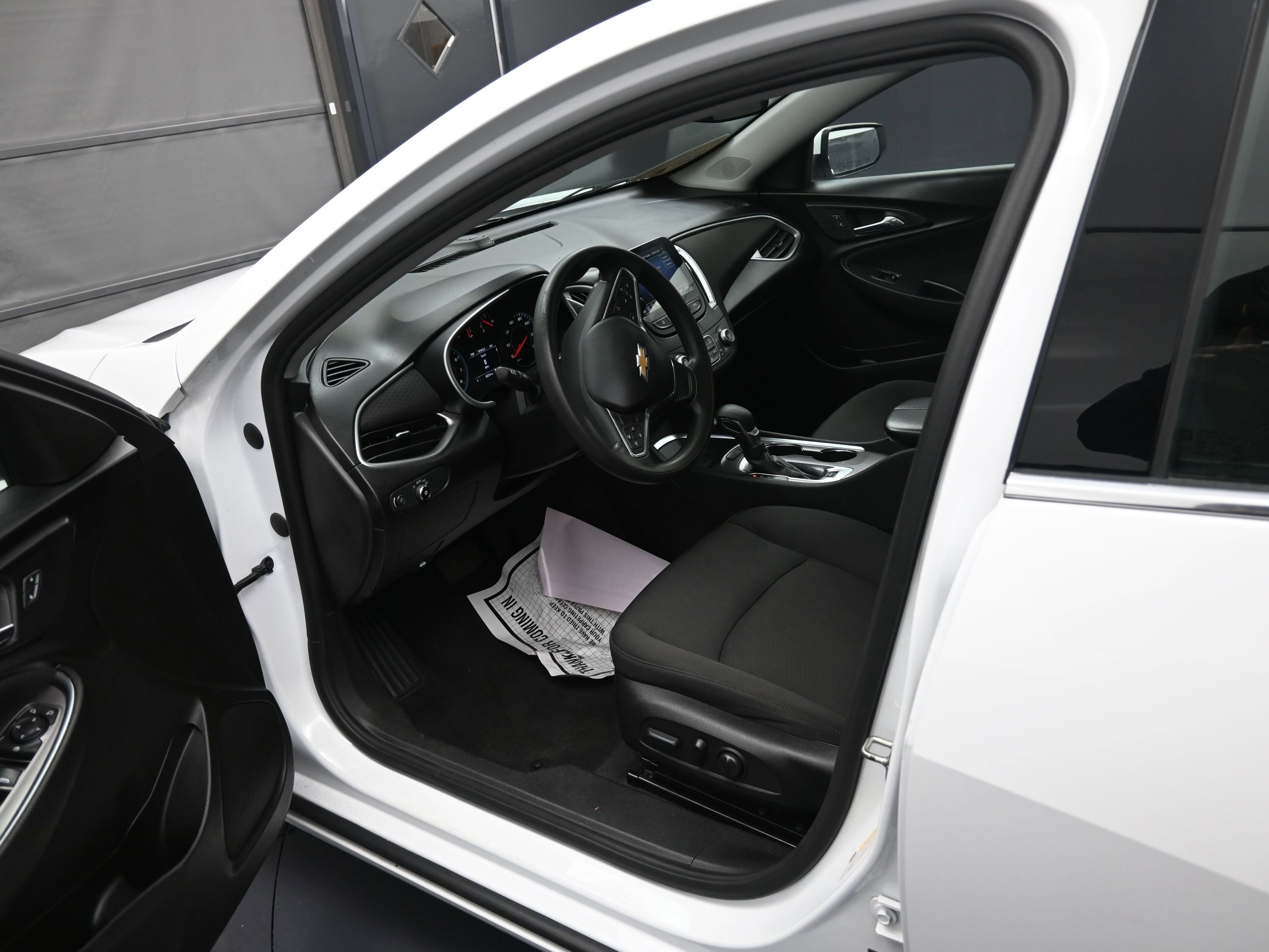 Used 2022 Chevrolet Malibu LT image 27