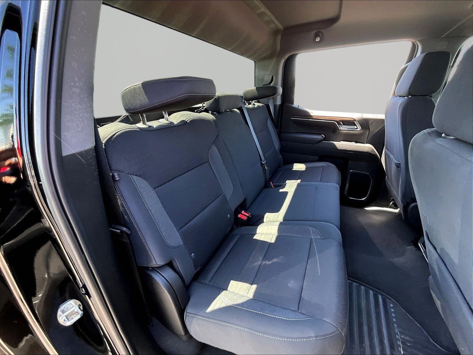 Used 2024 Chevrolet Silverado 1500 LT AWD/4WD image 25