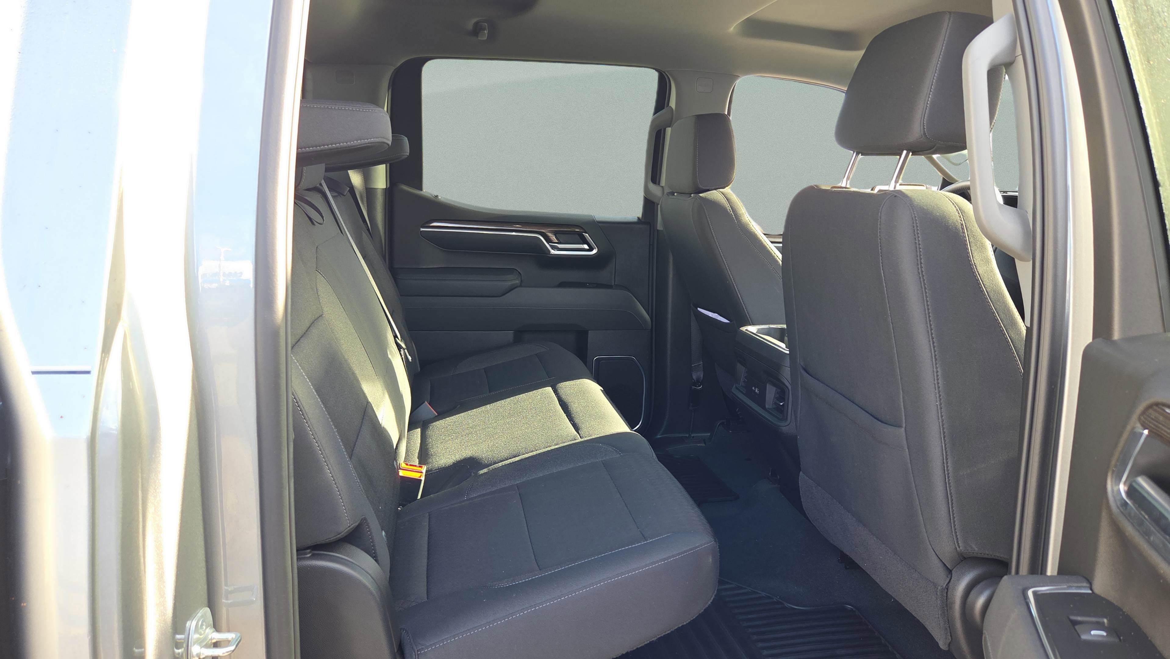 Used 2025 Chevrolet Silverado 1500 LT image 18