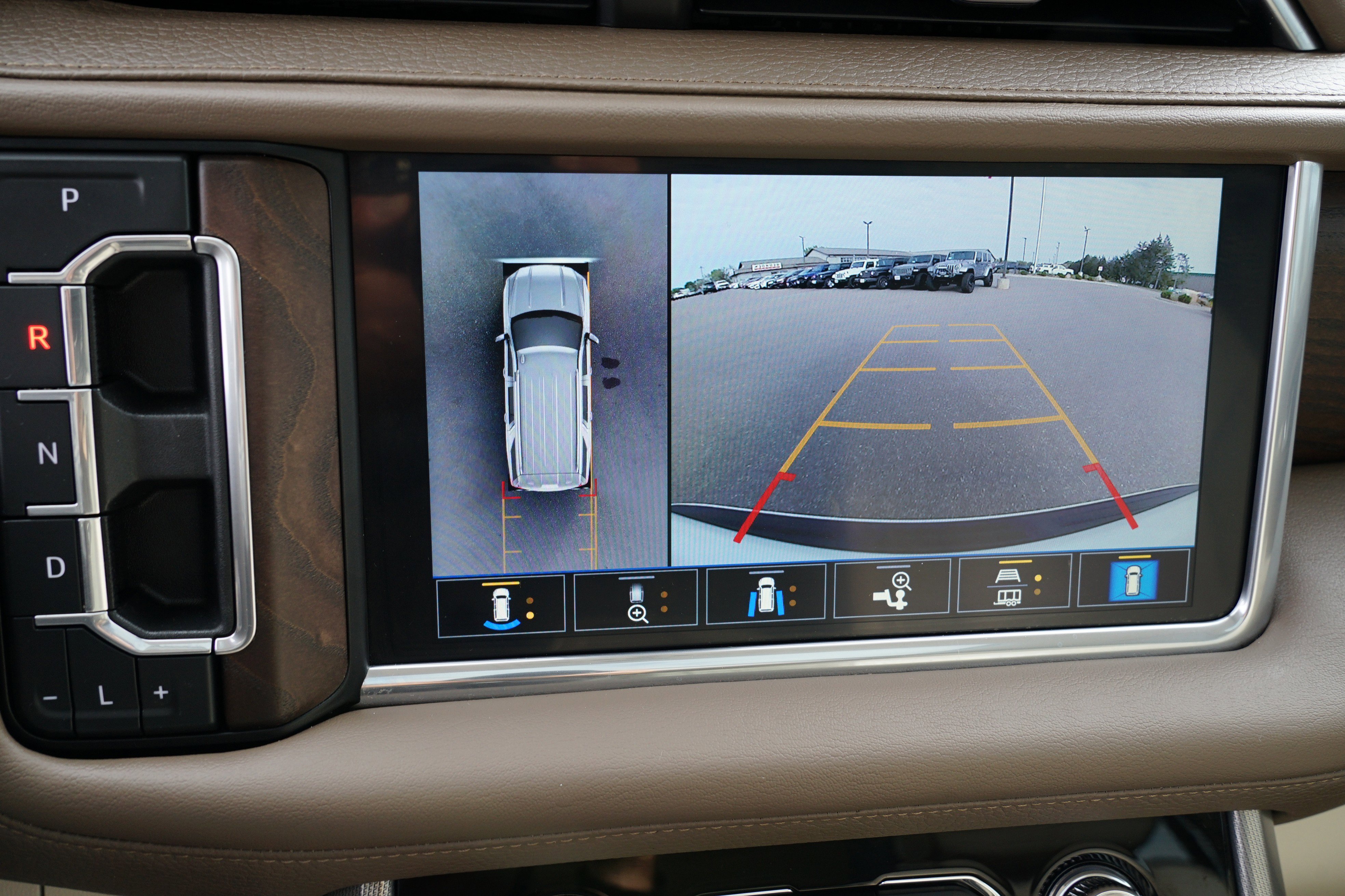 Used 2021 GMC Yukon XL Denali w/ Denali Ultimate Package image 31