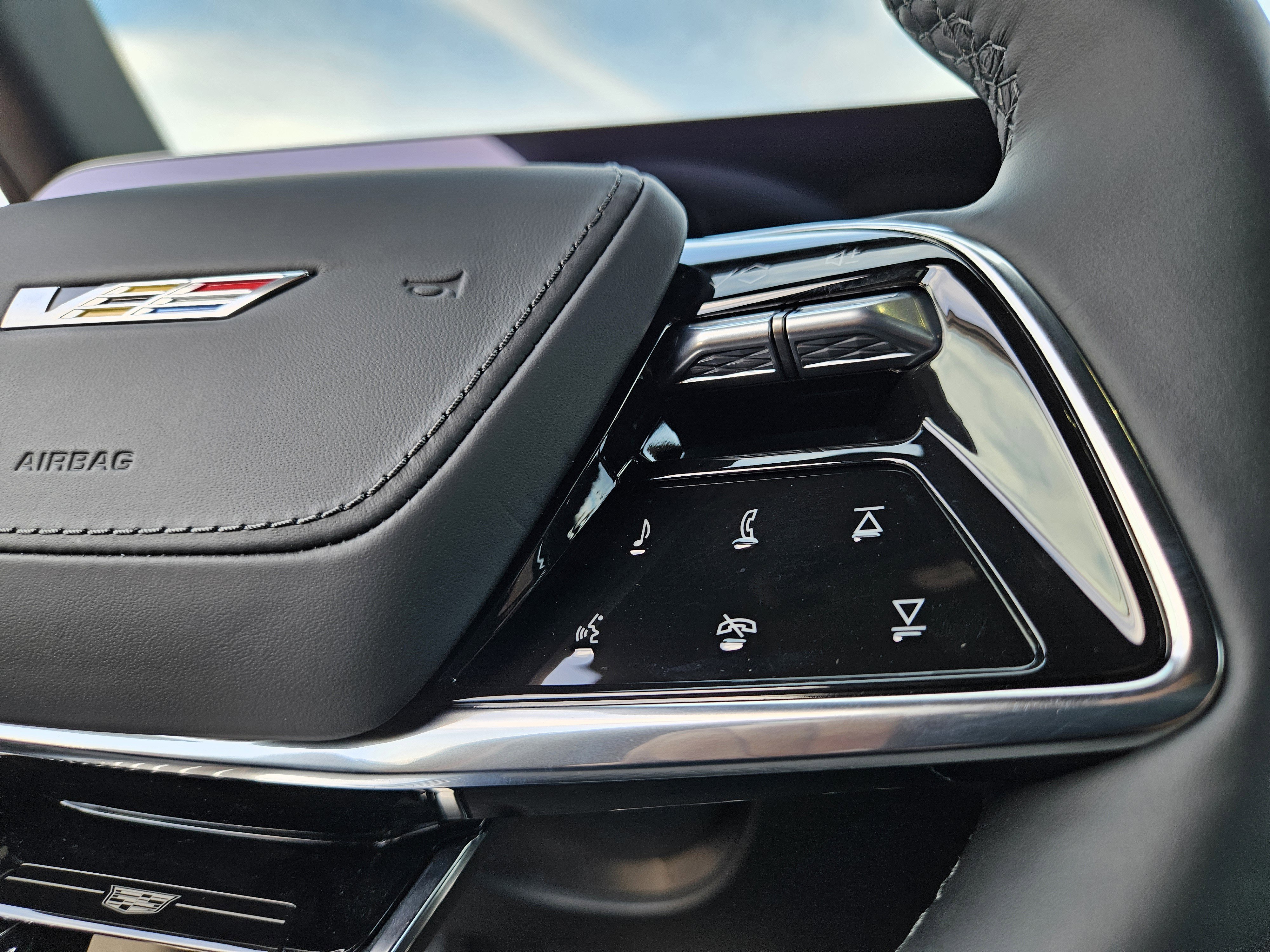 New 2026 Cadillac Lyriq V image 32