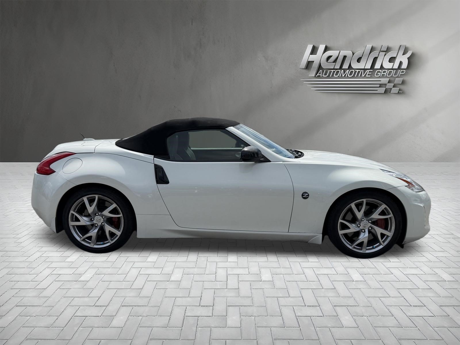 Used 2014 Nissan 370Z Touring w/ Sport Package RWD image 10