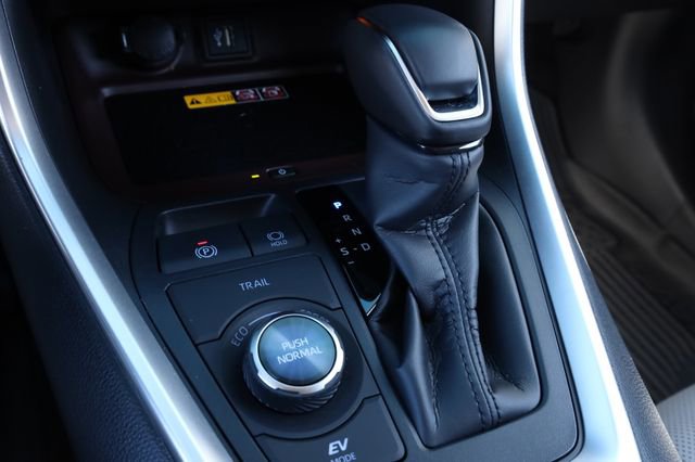 Used 2025 Toyota RAV4 Limited w/ Advanced Technology Package image 9