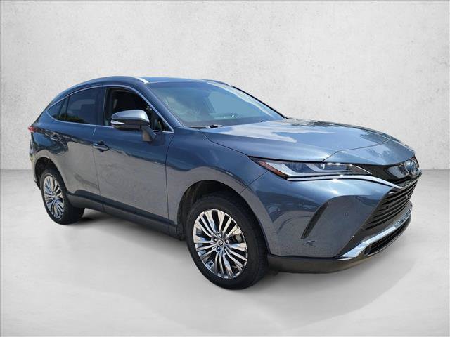 Used 2023 Toyota Venza XLE AWD/4WD image 3