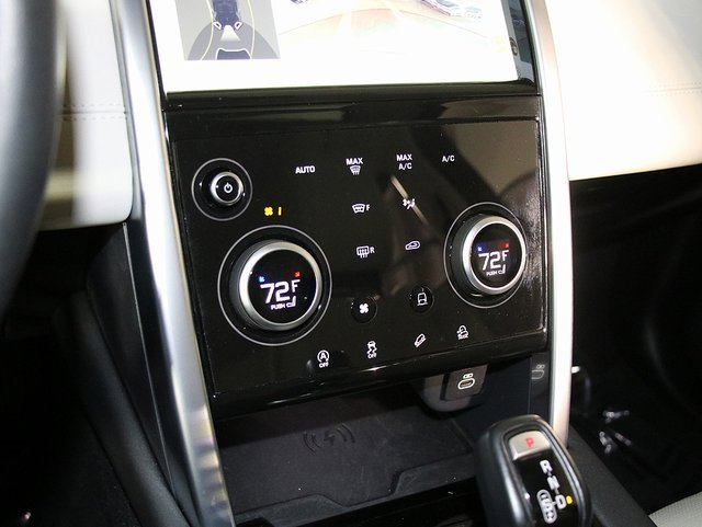 Used 2023 Land Rover Discovery Sport SE image 21
