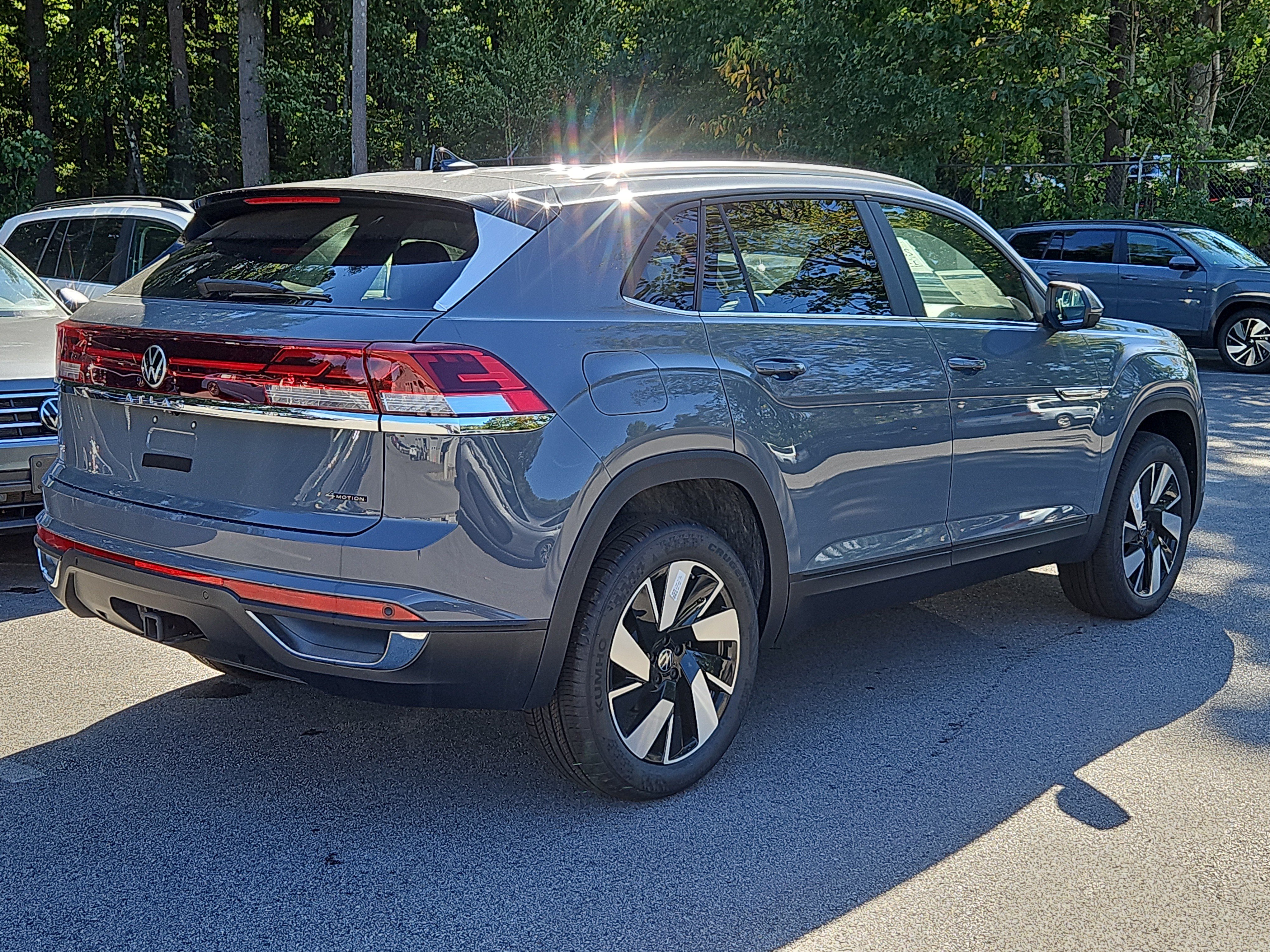 New 2026 Volkswagen Atlas Cross Sport SE AWD/4WD image 2