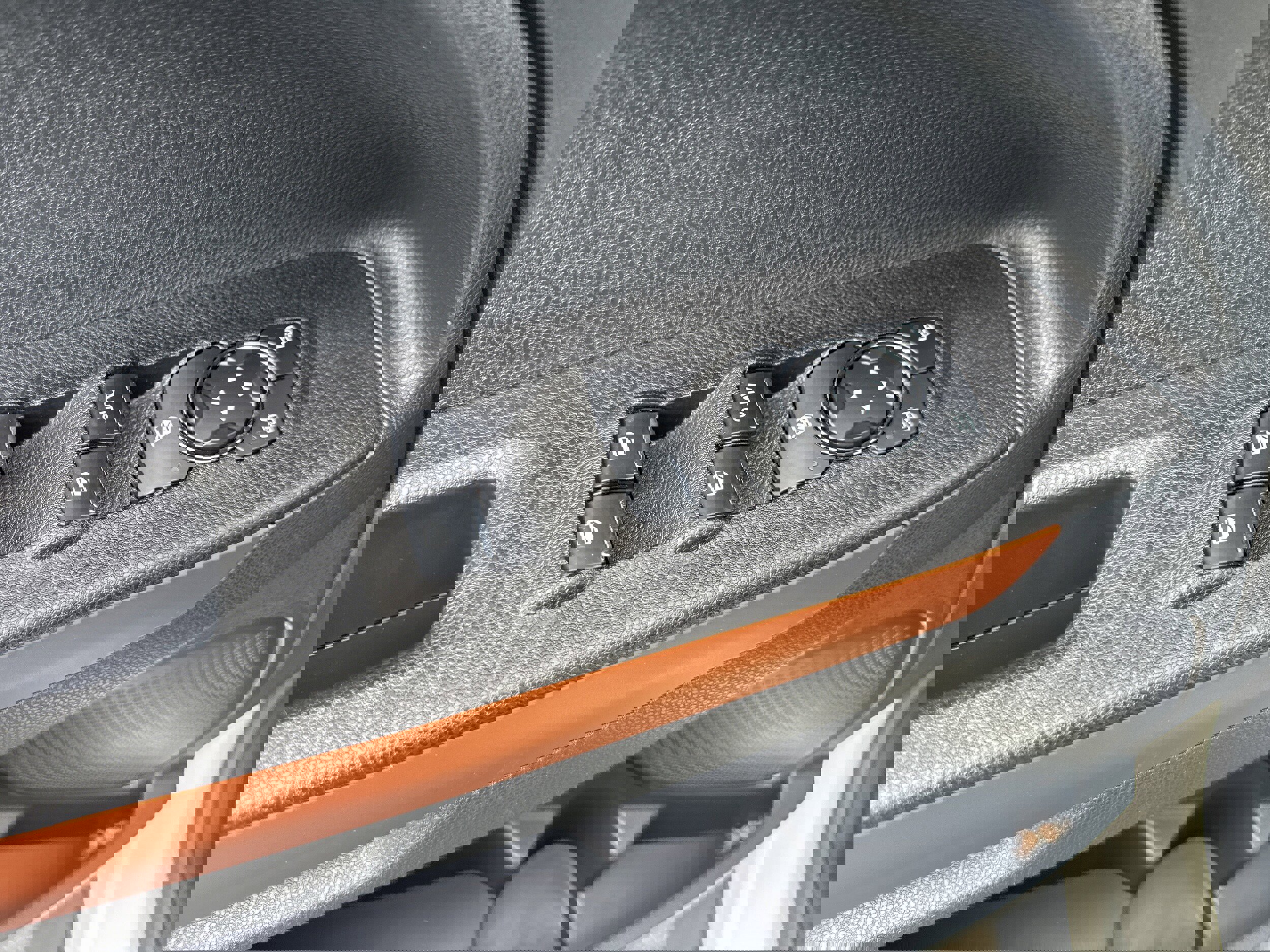 Used 2021 Ford EcoSport SE w/ SE Convenience Package image 6