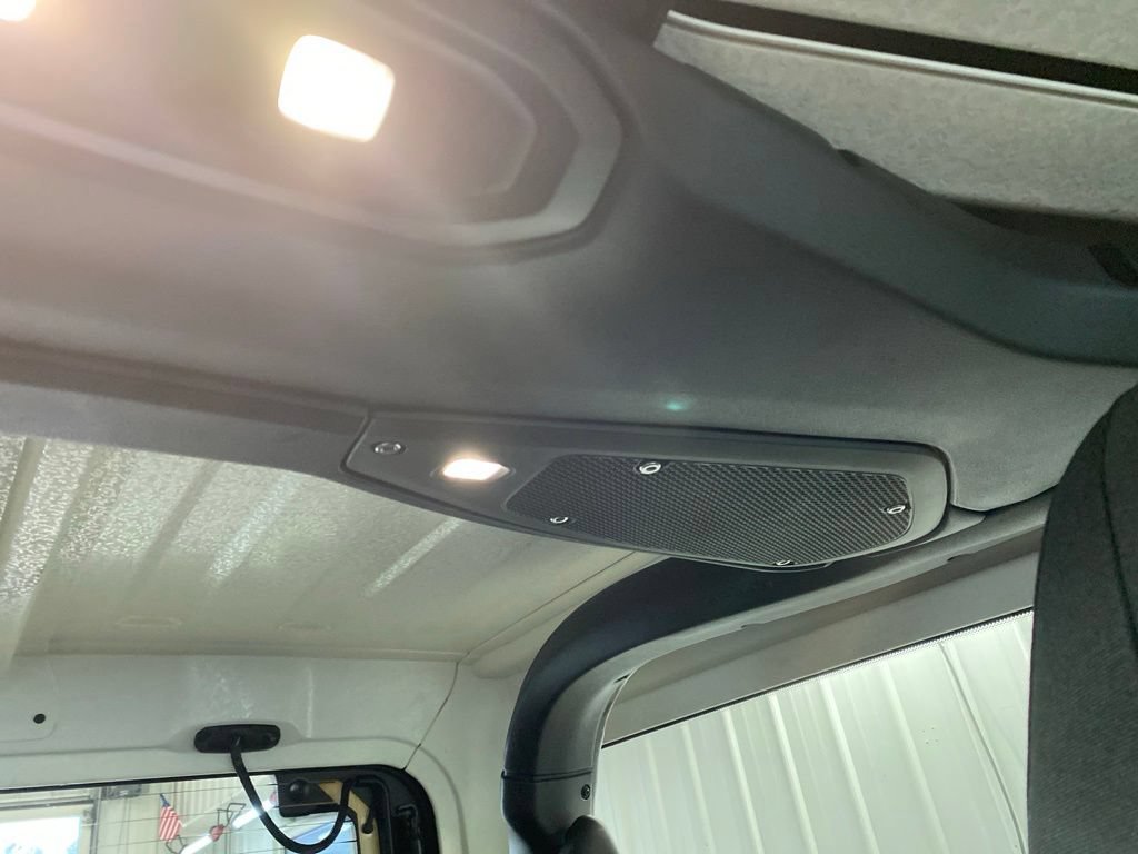 Used 2025 Jeep Wrangler Sport AWD/4WD image 25