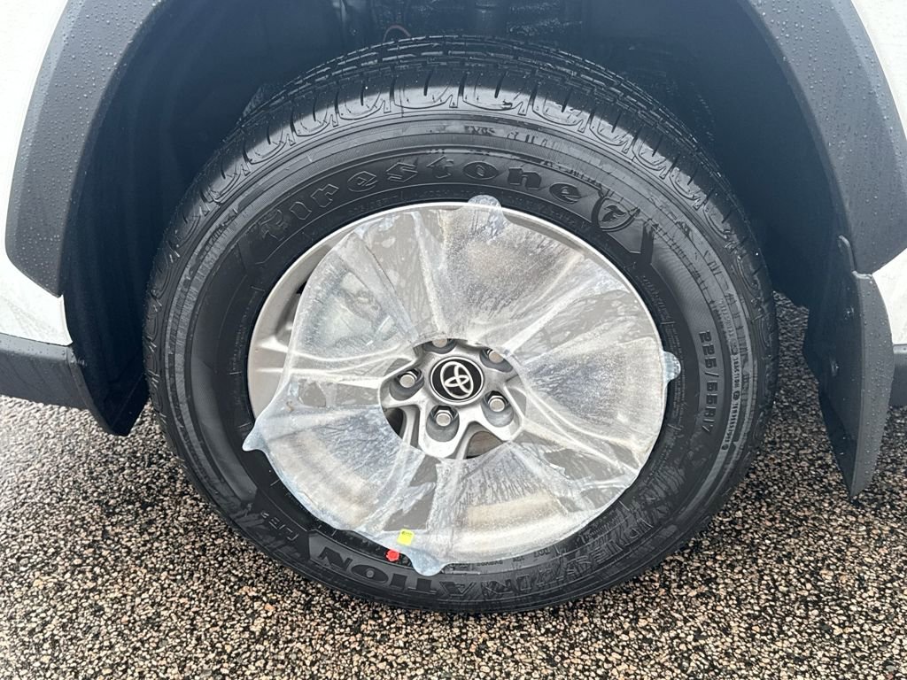 New 2025 Toyota RAV4 XLE image 15