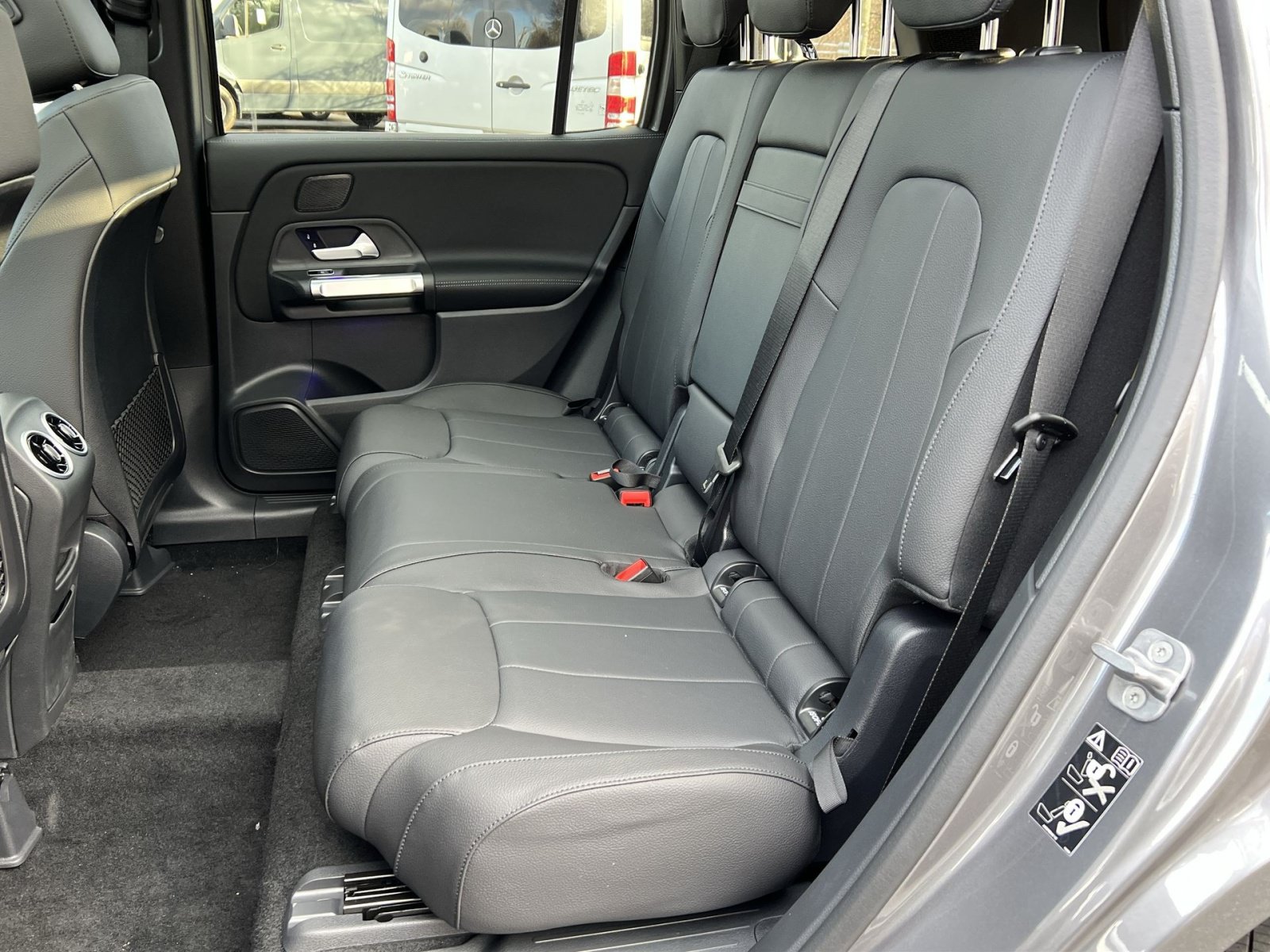 Used 2026 Mercedes-Benz GLB 250 4MATIC image 23