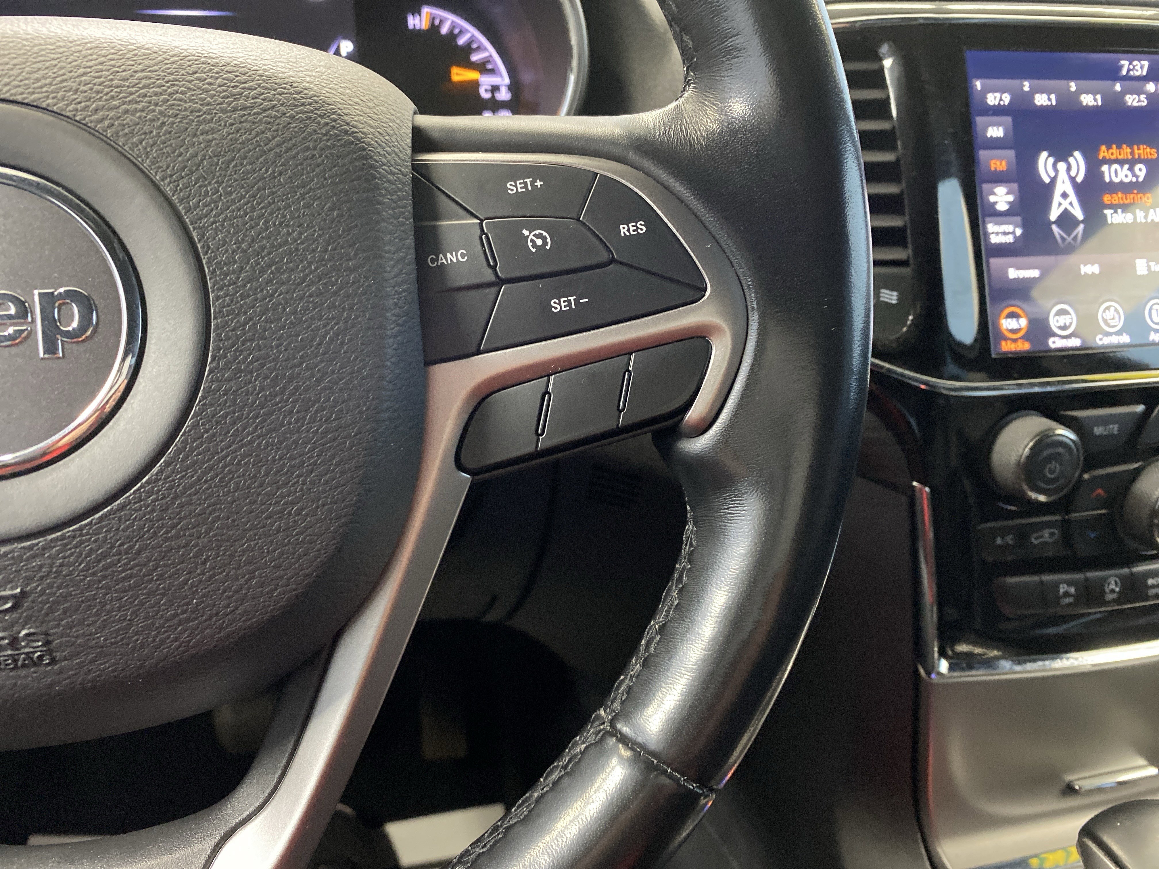 Certified 2020 Jeep Grand Cherokee Altitude image 23