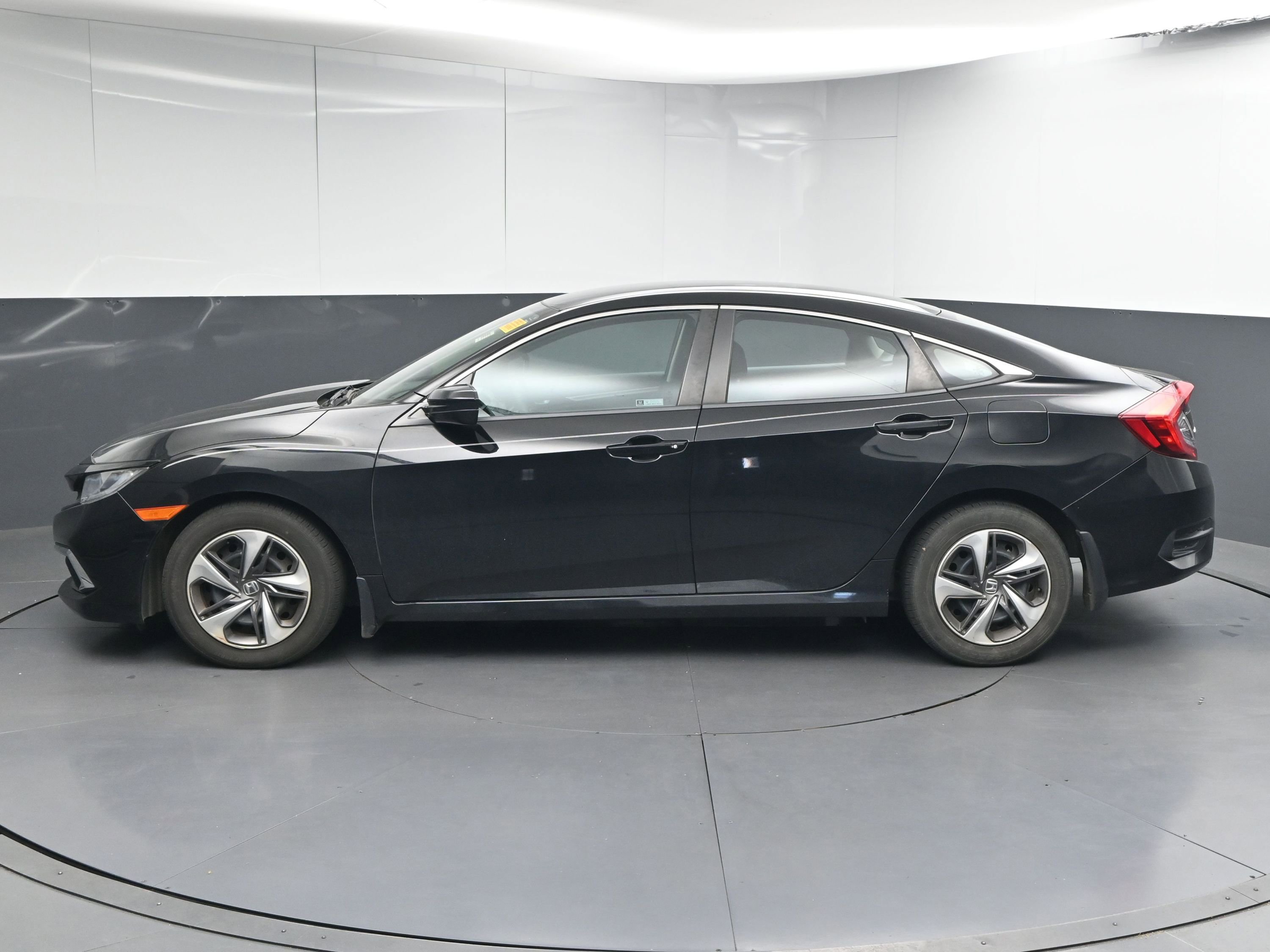 Used 2020 Honda Civic LX image 5