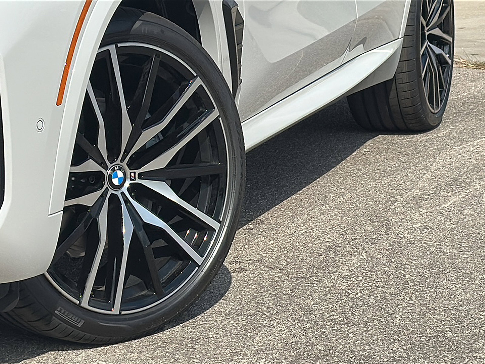 New 2026 BMW X5 sDrive40i w/ M Sport Package image 3