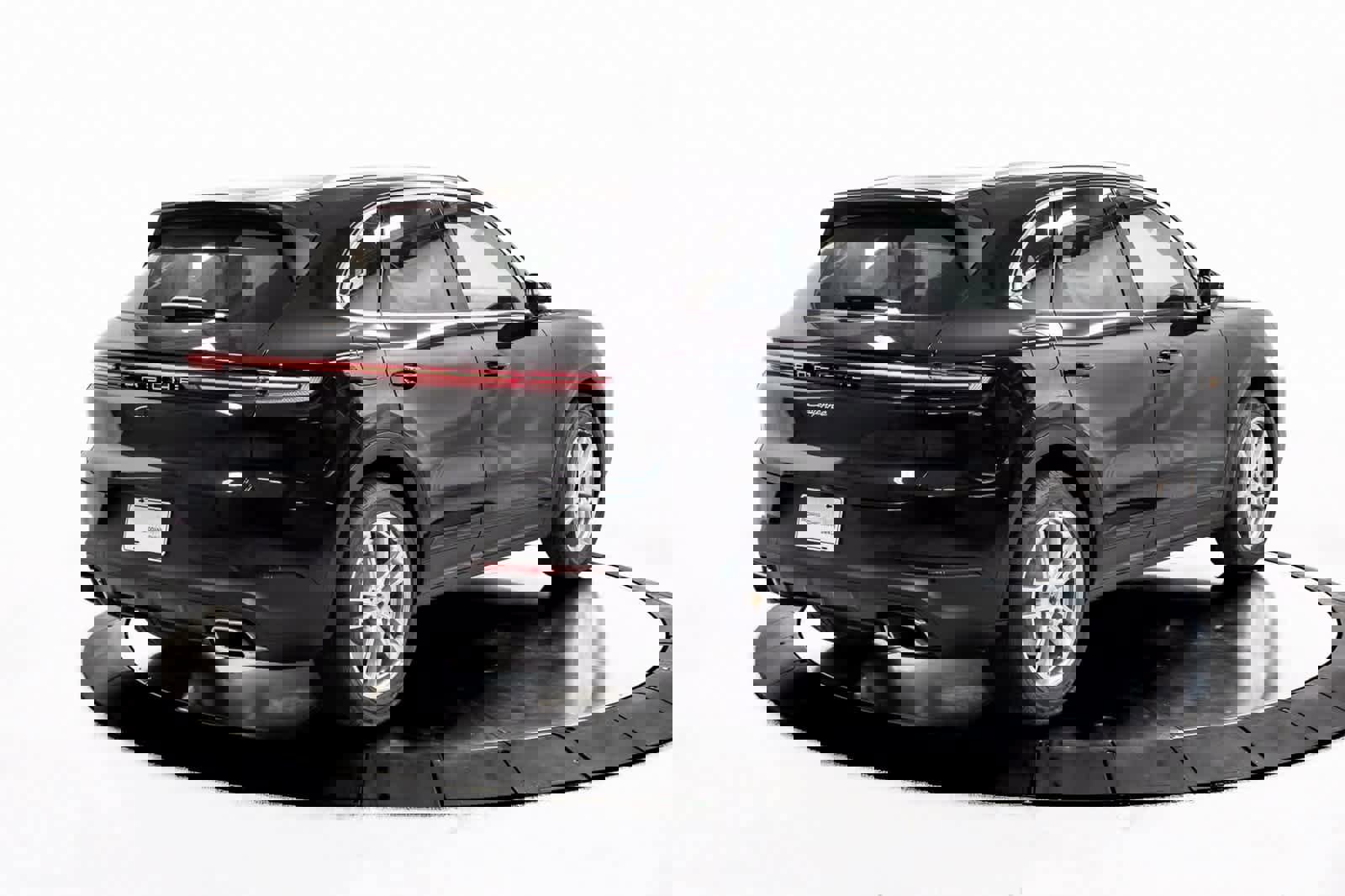 Certified 2025 Porsche Cayenne image 7