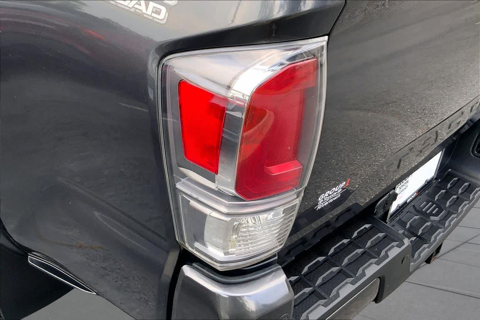 Used 2021 Toyota Tacoma TRD Off-Road w/ Technology Package AWD/4WD image 27
