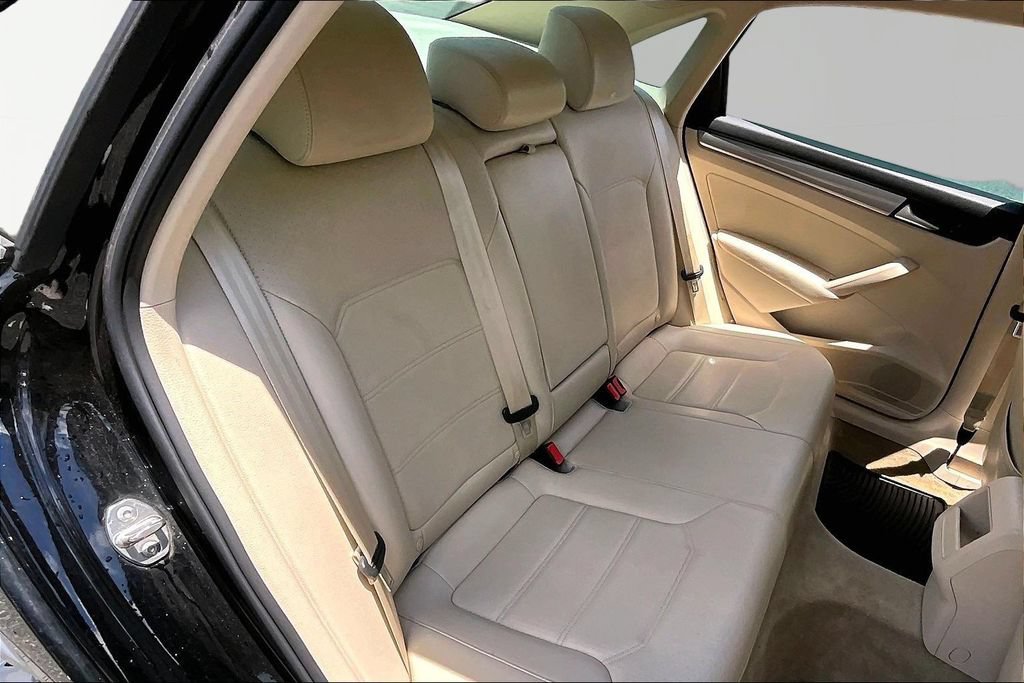 Used 2015 Volkswagen Passat 1.8T Limited Edition FWD image 15