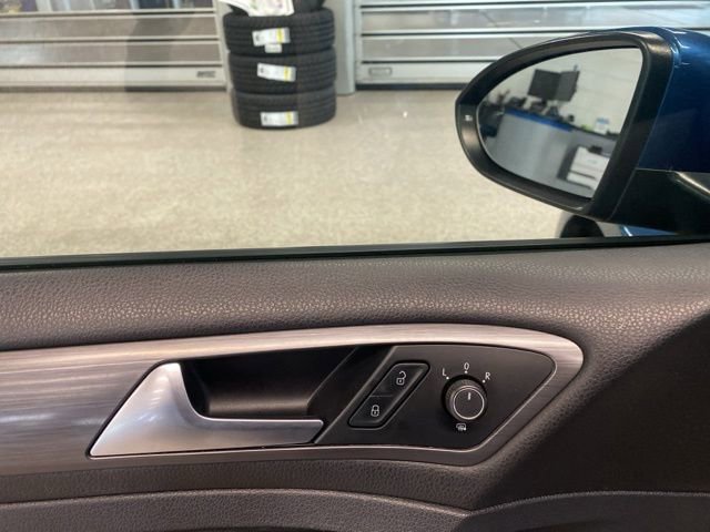 Used 2019 Volkswagen Golf S image 24