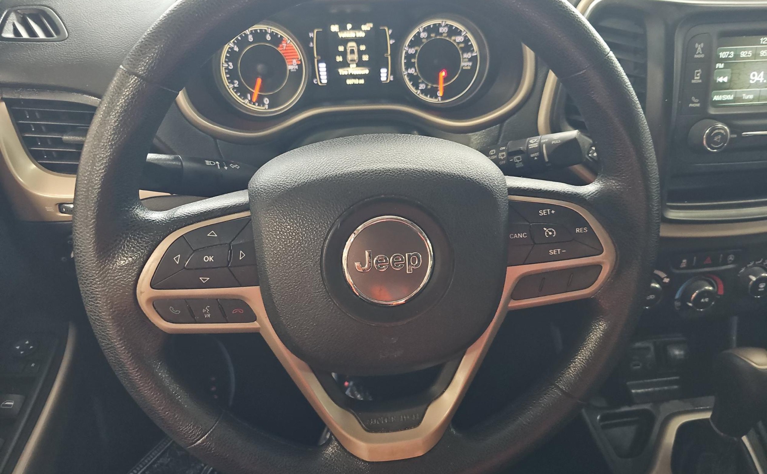Used 2017 Jeep Cherokee Sport FWD image 6