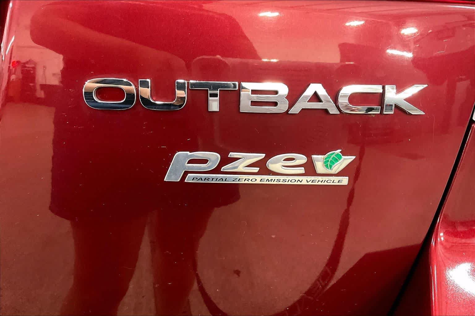 Used 2011 Subaru Outback 2.5i Limited AWD/4WD image 9
