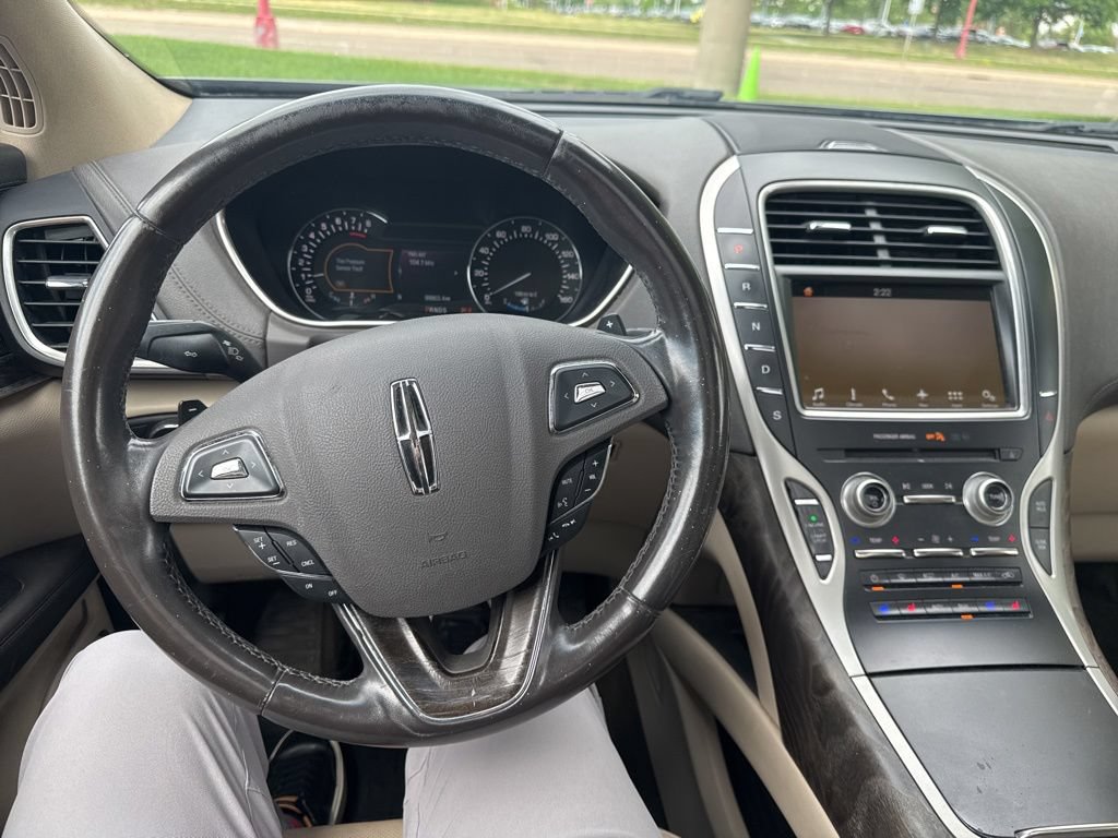 Used 2017 Lincoln MKX Reserve w/ Lincoln MKX Climate Package AWD/4WD image 8