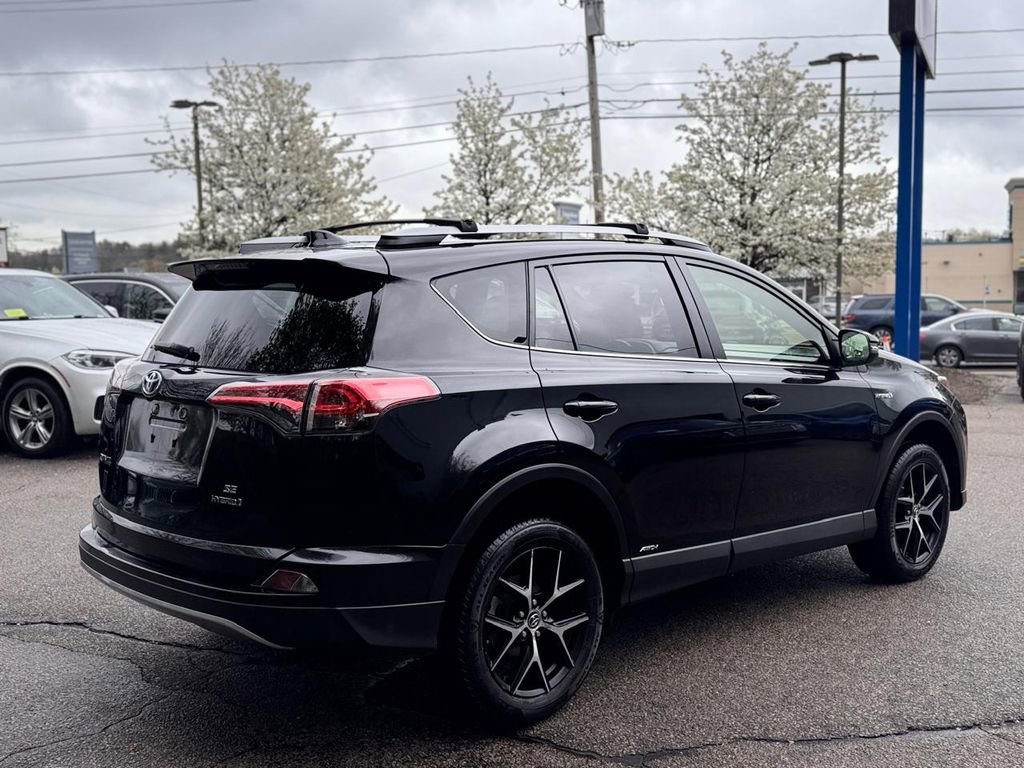 Used 2018 Toyota RAV4 SE AWD/4WD image 6