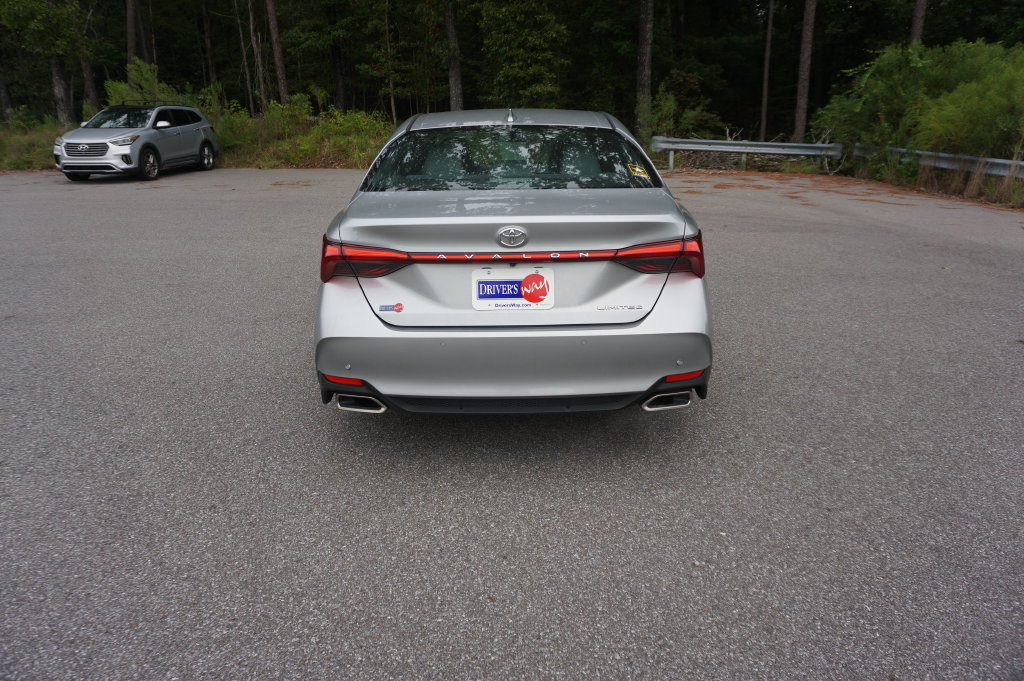 Used 2020 Toyota Avalon Limited w/ Advanced Safety Package FWD image 23