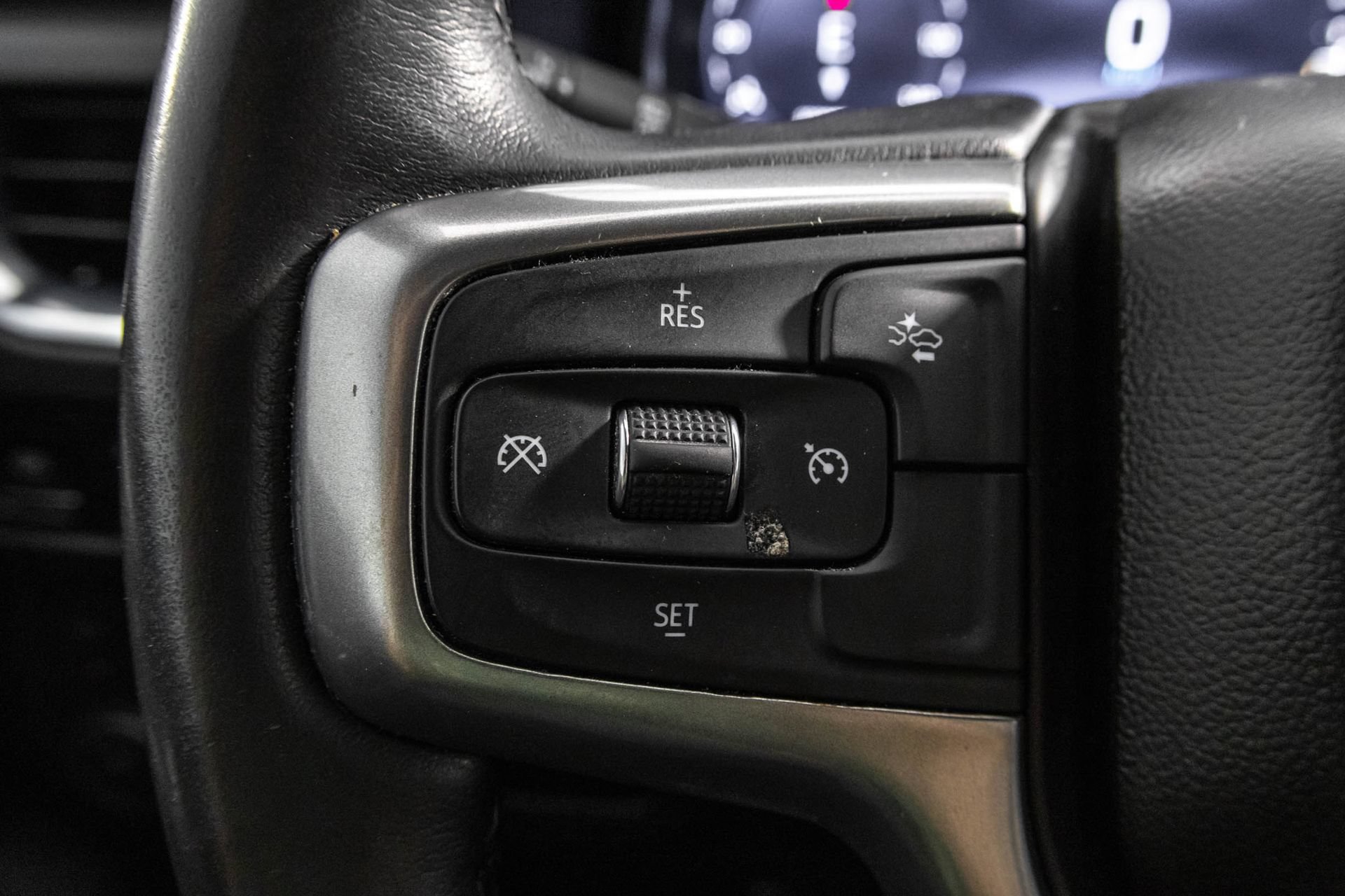 Used 2022 Chevrolet Suburban LT AWD/4WD image 27
