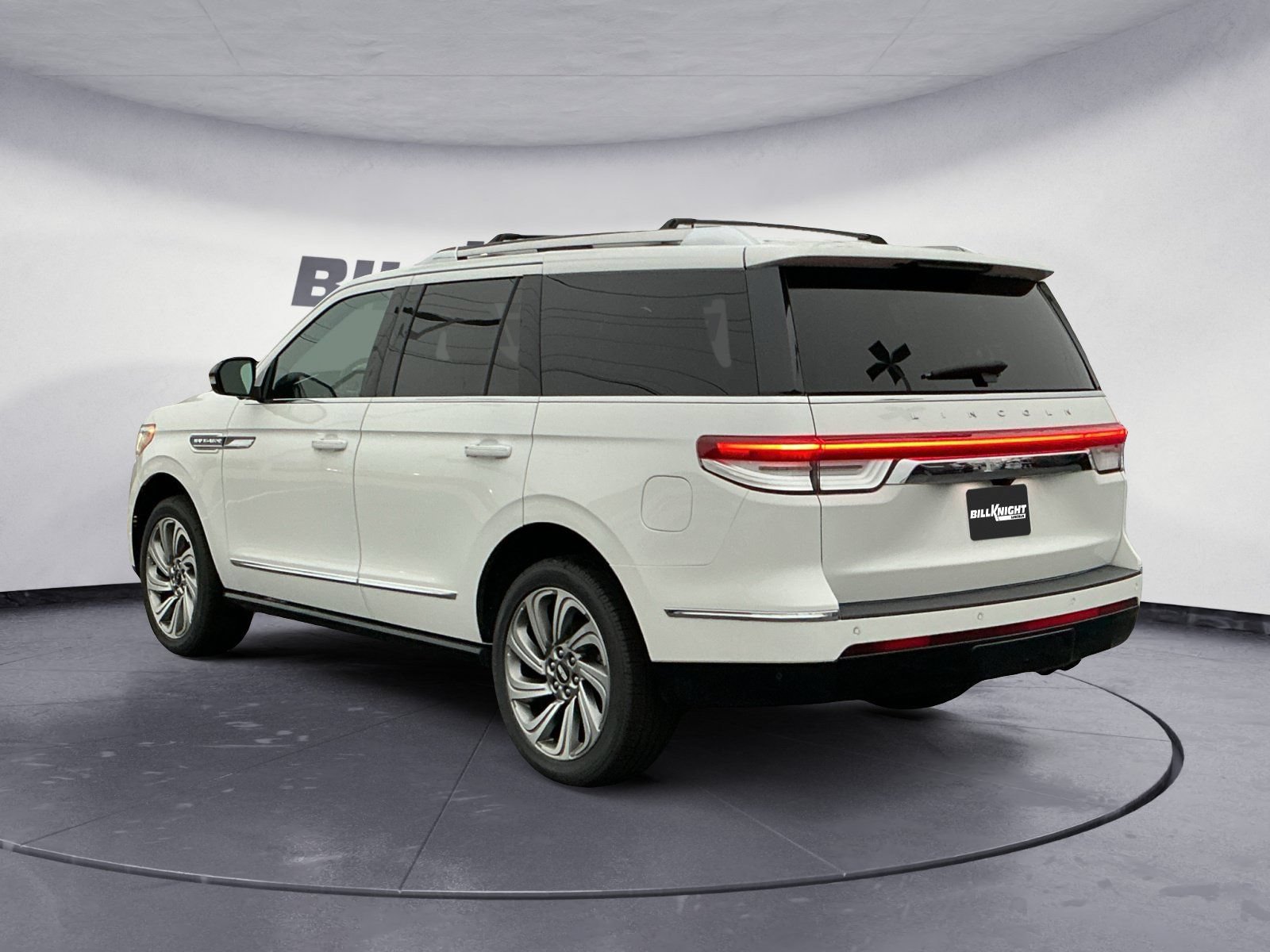 Used 2022 Lincoln Navigator Reserve AWD/4WD image 3