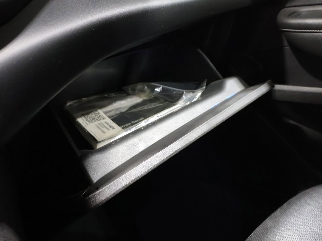 Used 2023 GMC Terrain SLT image 30