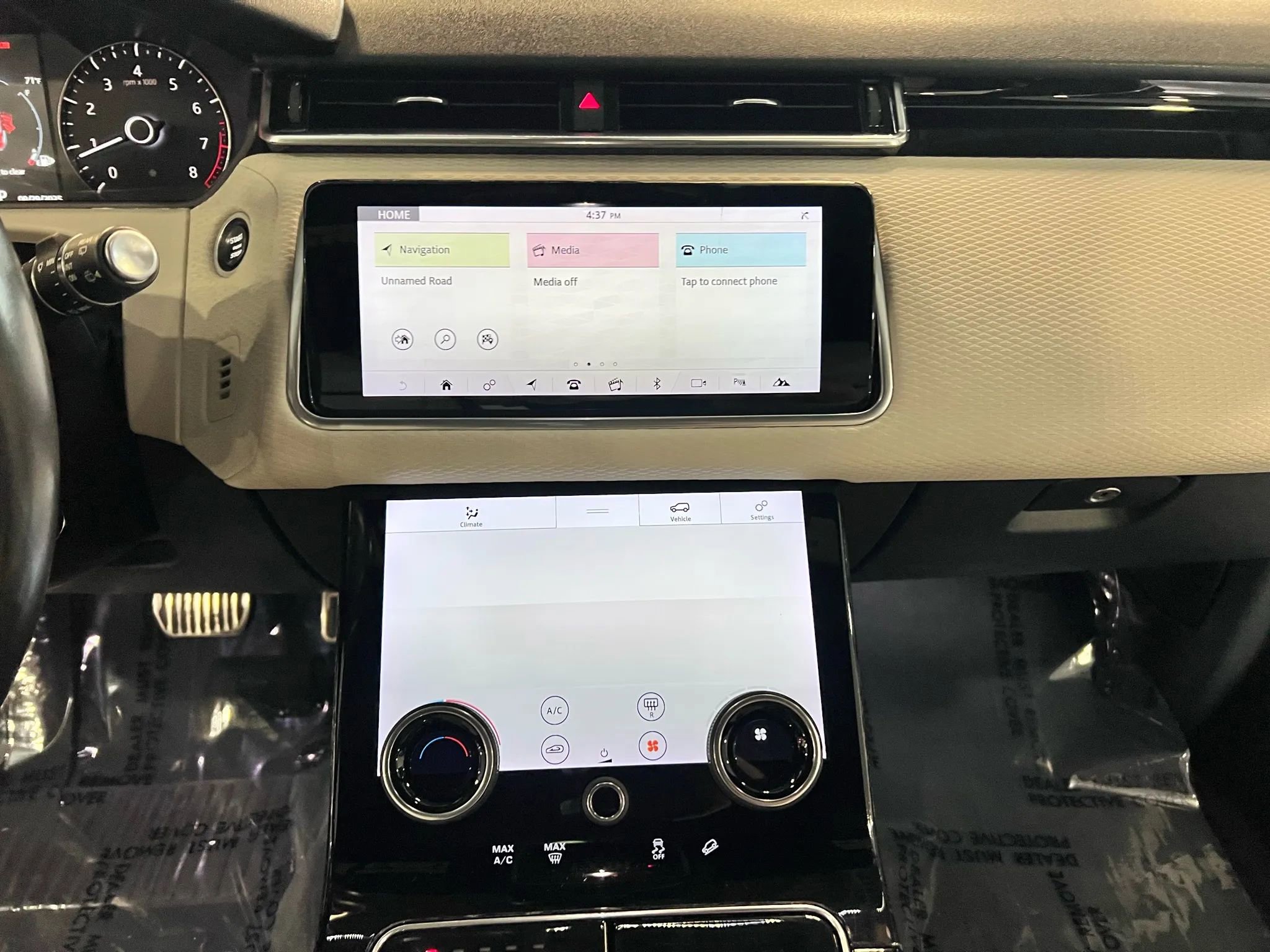 Used 2020 Land Rover Range Rover Velar R-Dynamic S image 19