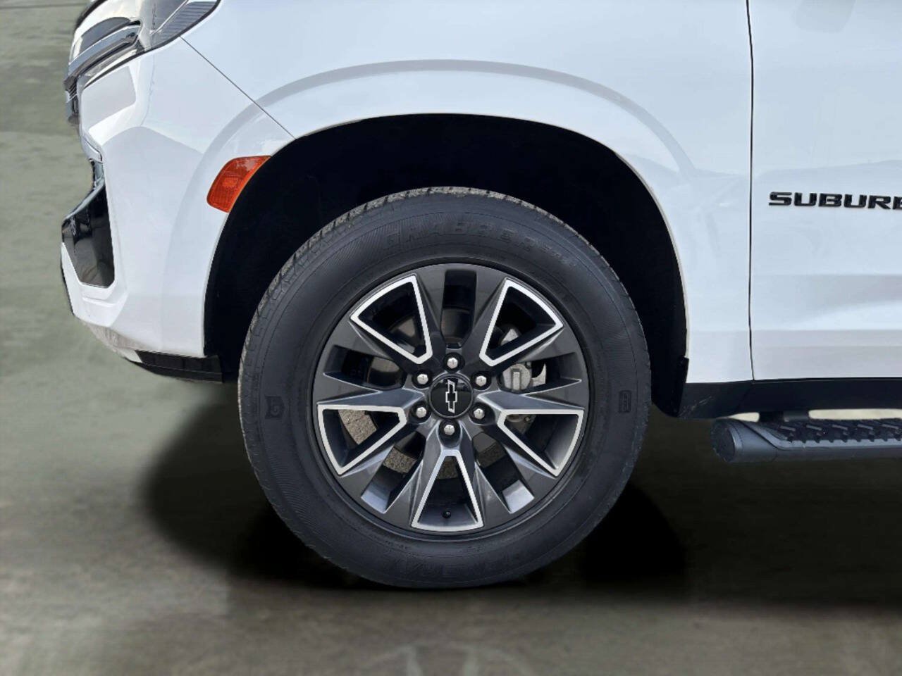 Used 2022 Chevrolet Suburban Z71 AWD/4WD image 13