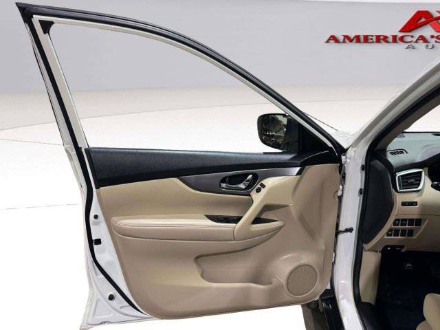 Used 2016 Nissan Rogue SV FWD image 30