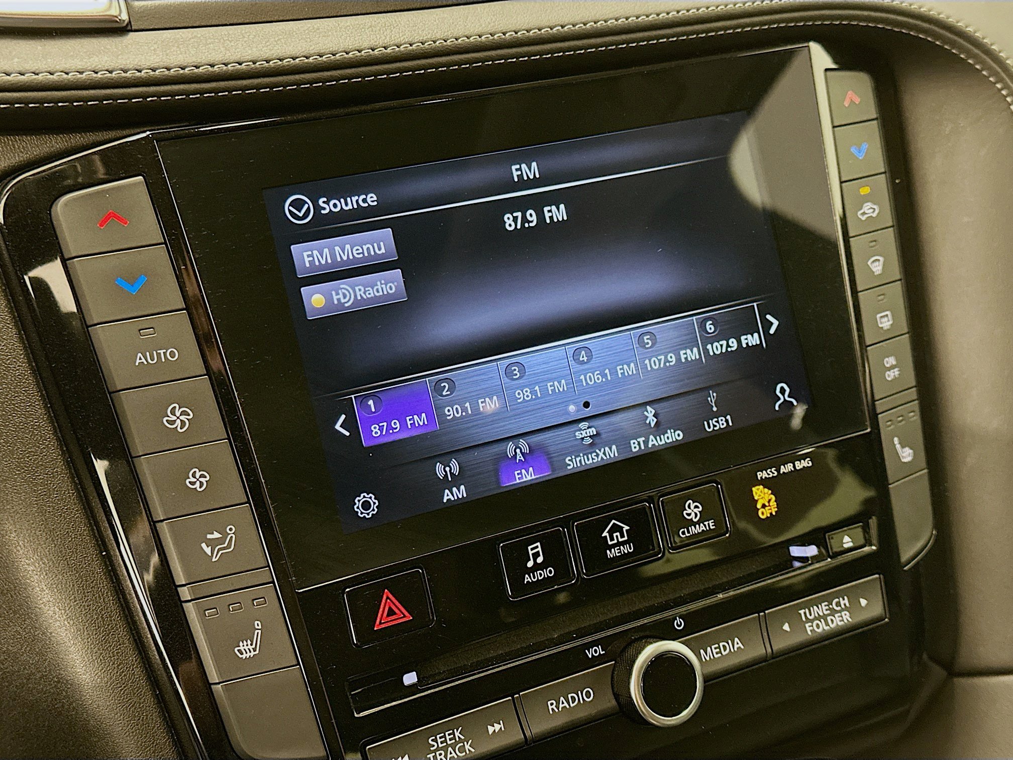 Used 2023 INFINITI QX50 Luxe AWD/4WD image 21