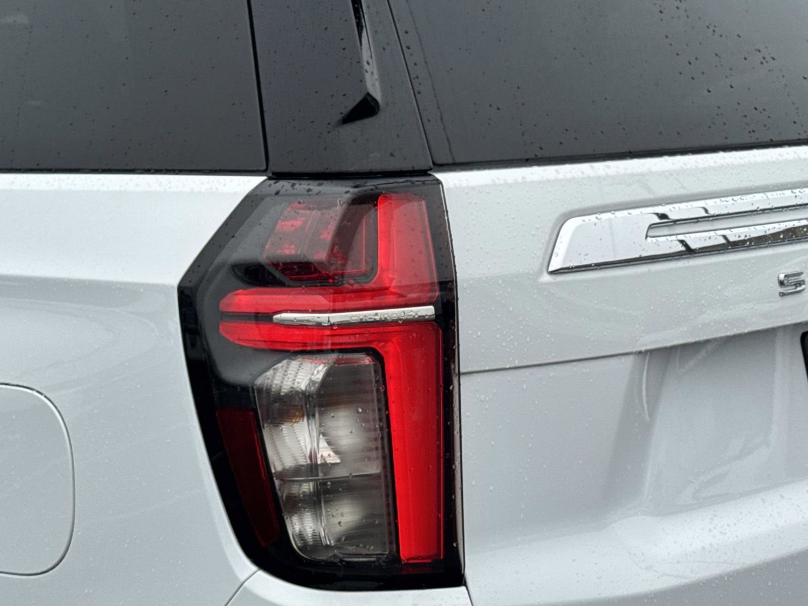 Used 2024 Chevrolet Suburban Premier image 30