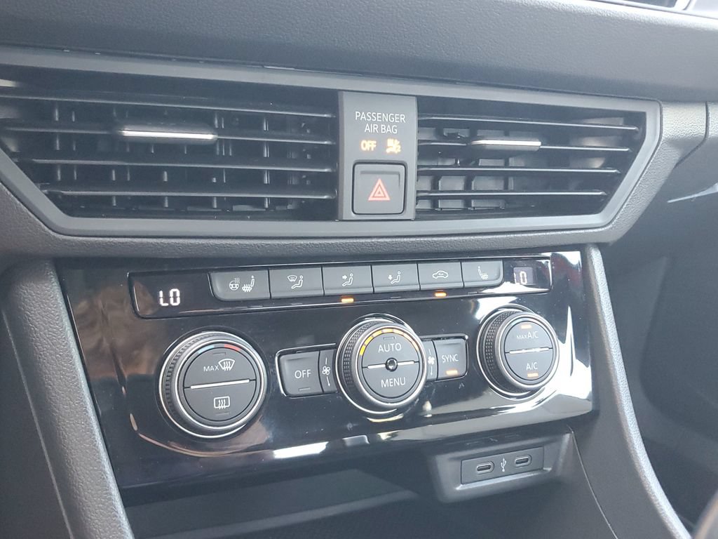 Certified 2020 Volkswagen Jetta R-Line FWD image 27