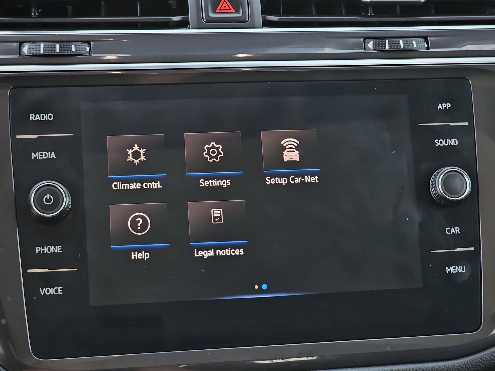 Used 2024 Volkswagen Tiguan SE w/ Panoramic Sunroof Package image 24