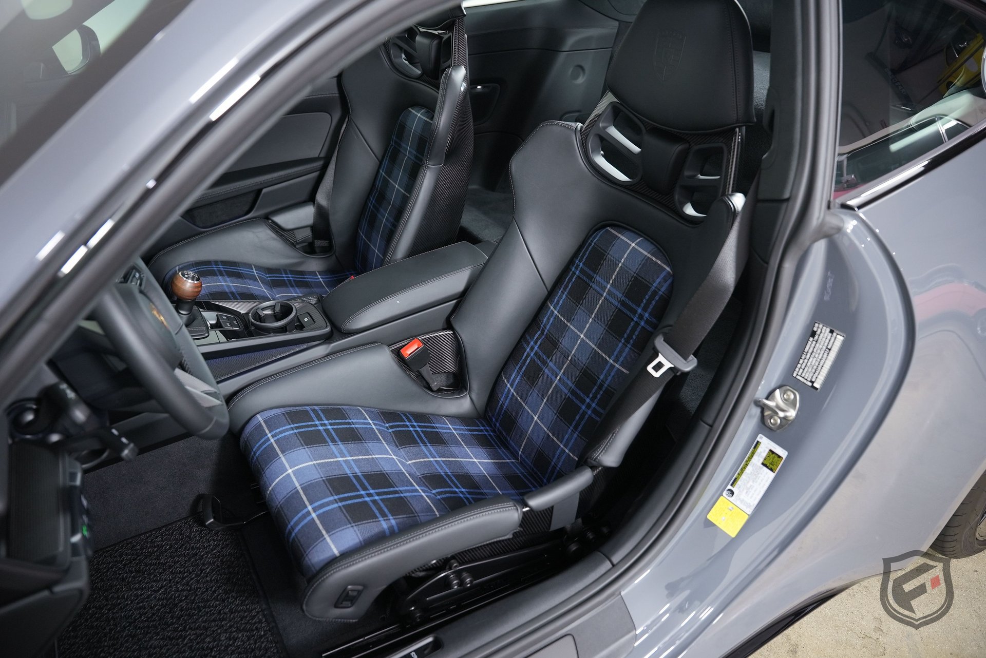 Used 2025 Porsche 911 Carrera RWD image 25