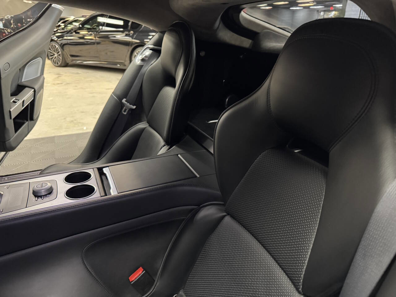 Used 2011 Aston Martin Rapide image 43