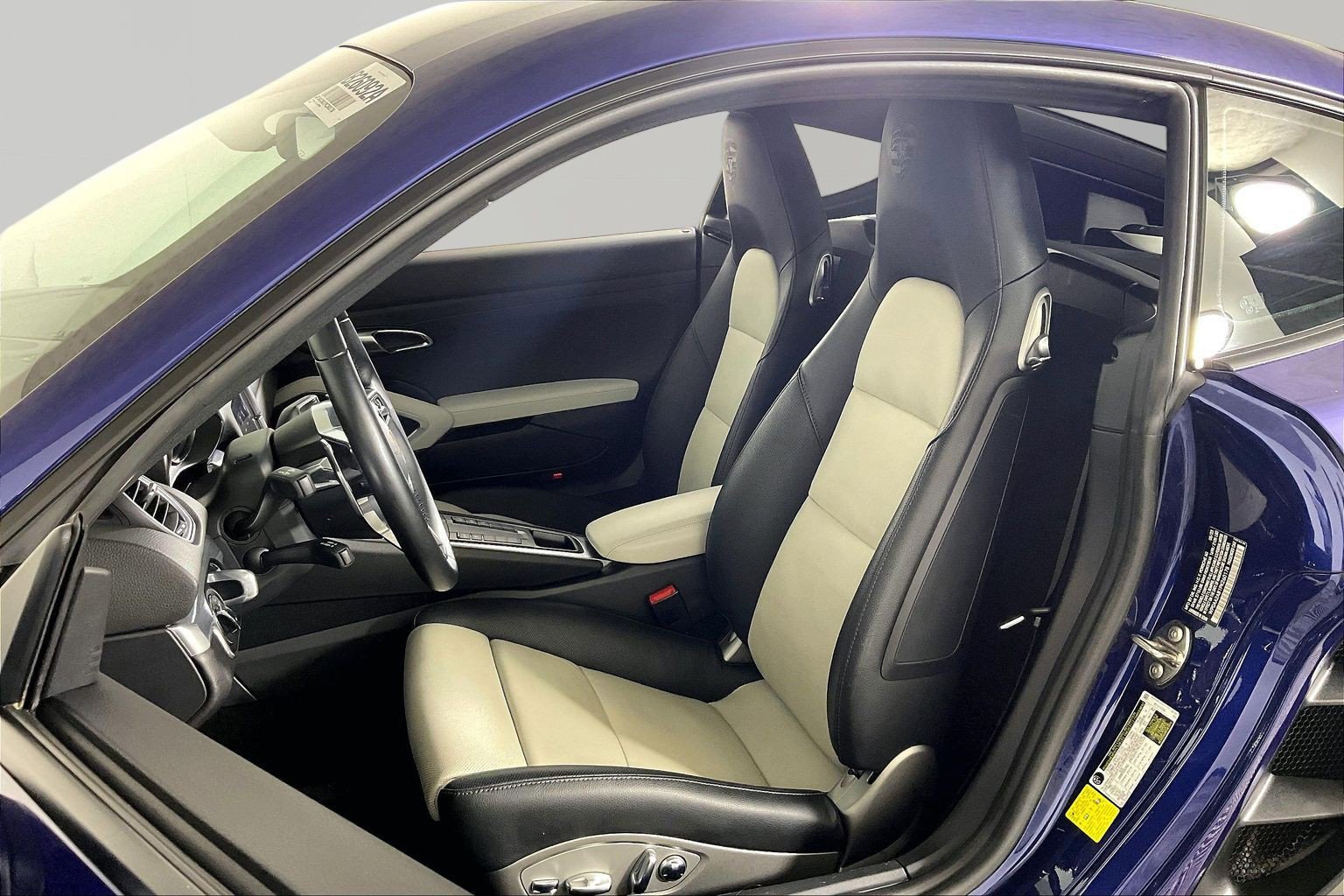 Used 2023 Porsche 718 Cayman RWD image 24