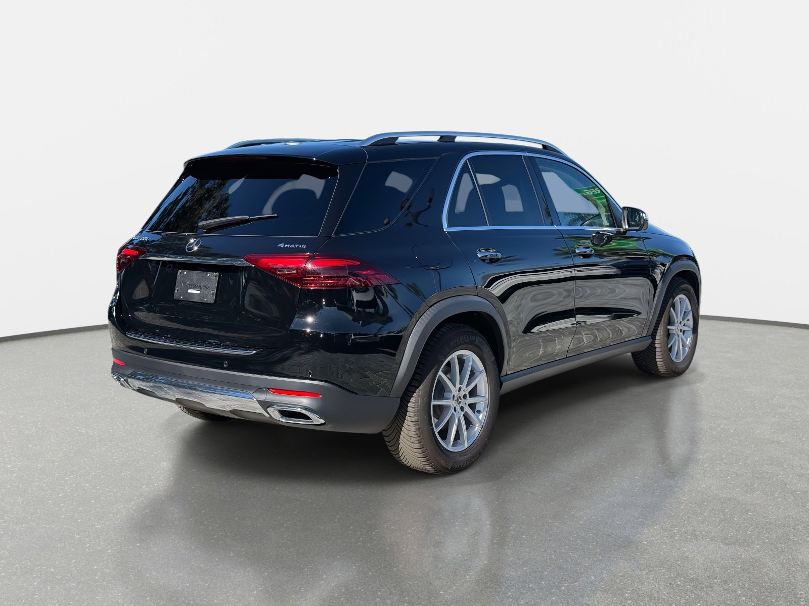 Used 2024 Mercedes-Benz GLE 350 4MATIC image 3