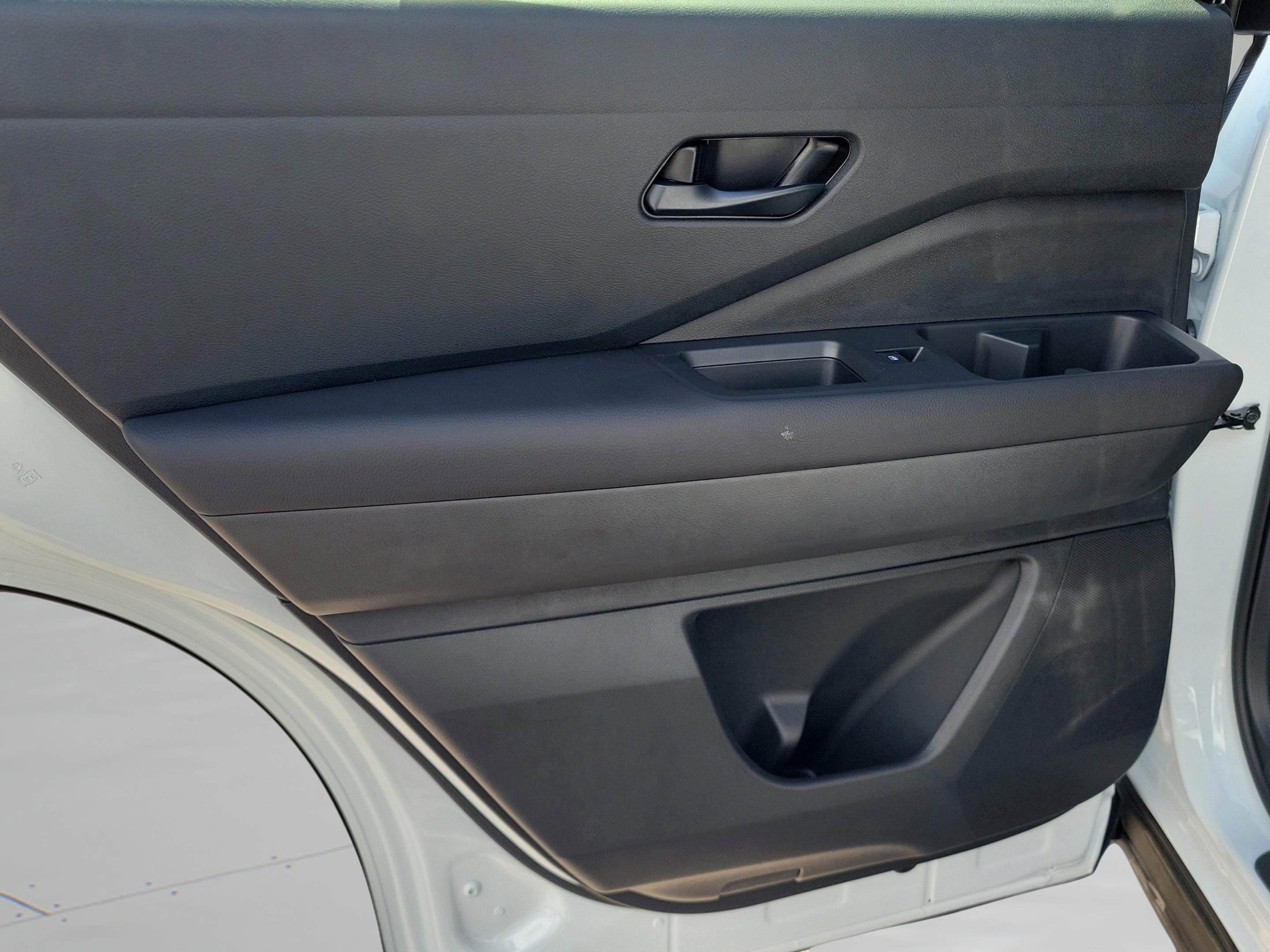 New 2026 Nissan Pathfinder SV image 10