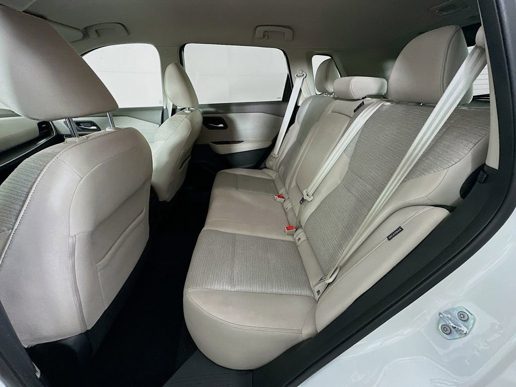 Used 2021 Nissan Rogue SV image 31