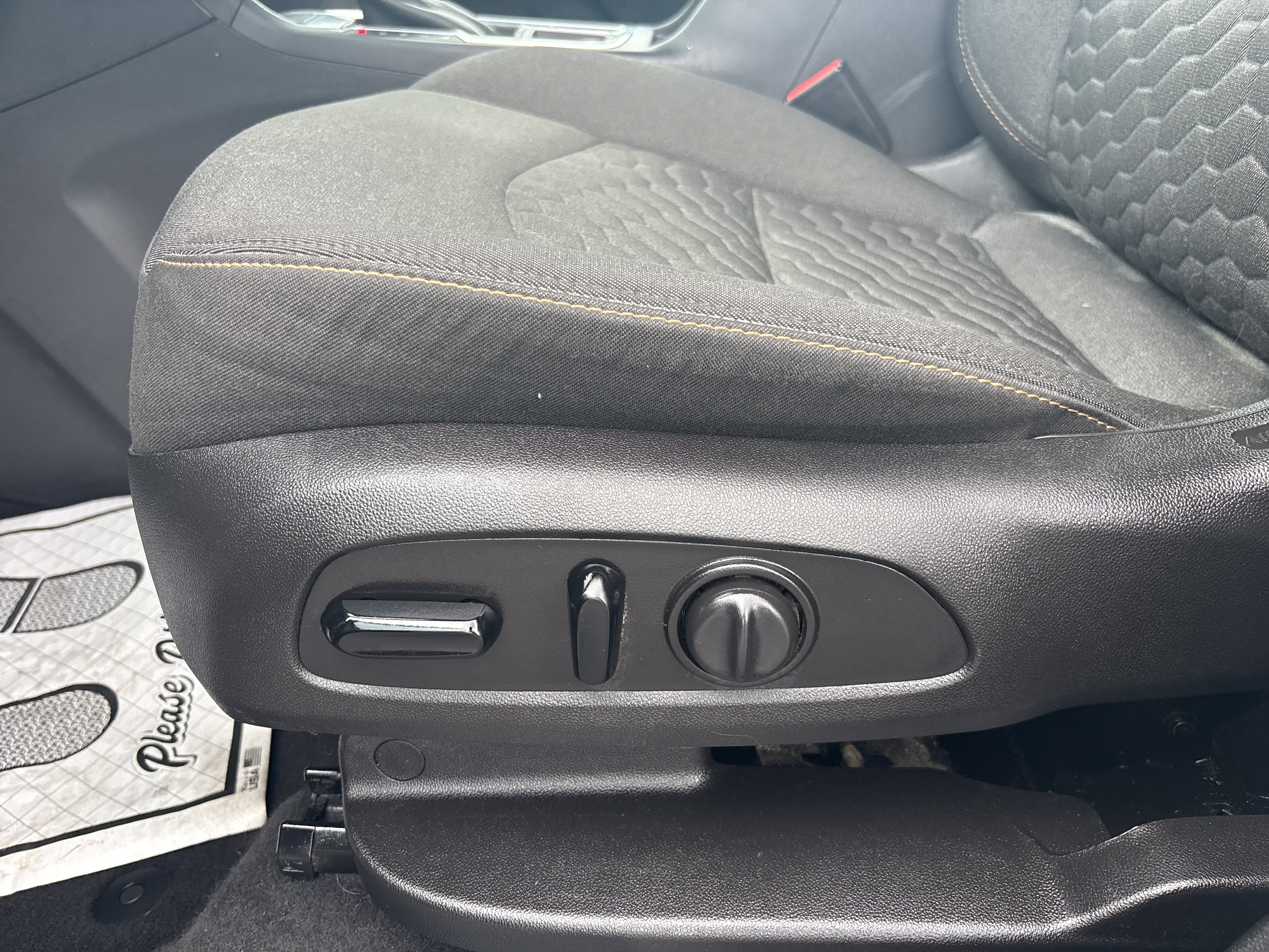 Used 2019 Chevrolet Equinox LT AWD/4WD image 27